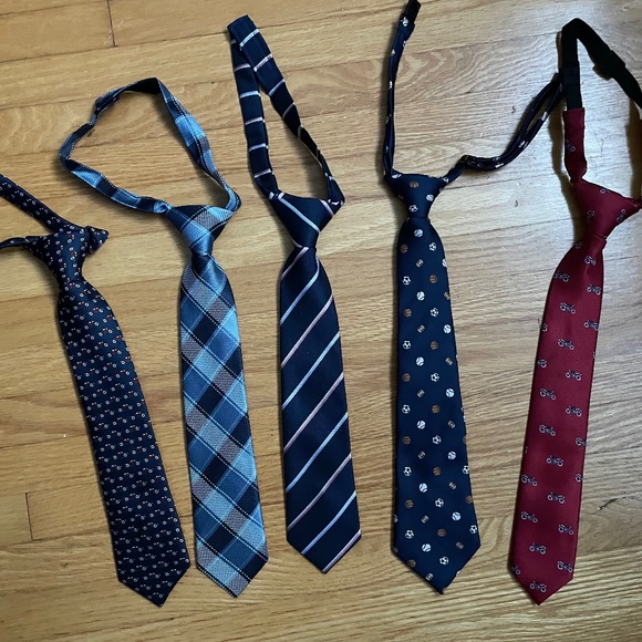 Ties ( 5 pieces) - Picture 1 of 4